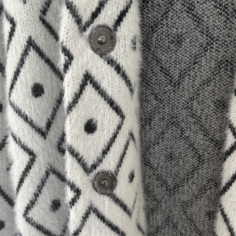 BY Design Cozy Geometric Sweater-Oversized - Picture 6 of 8
